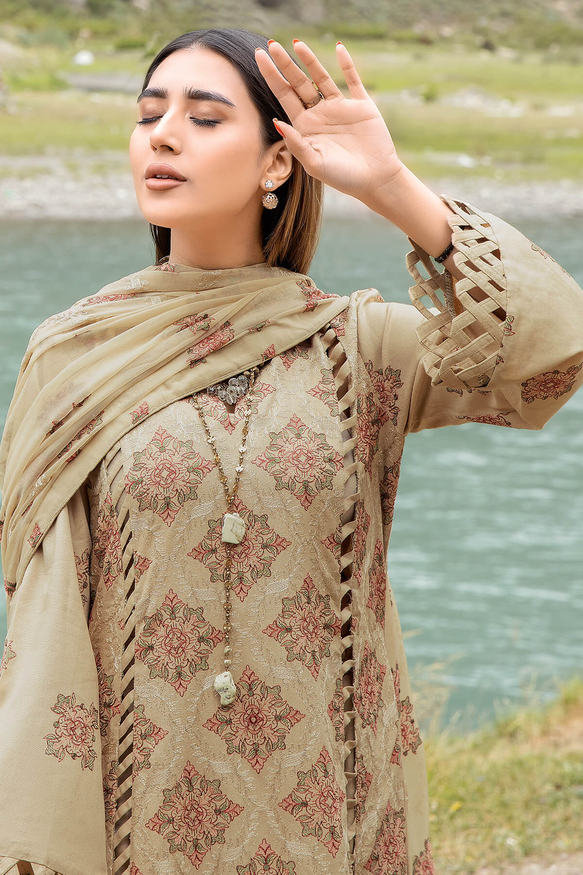 Raeesa Premium | Barbina KRS - 82