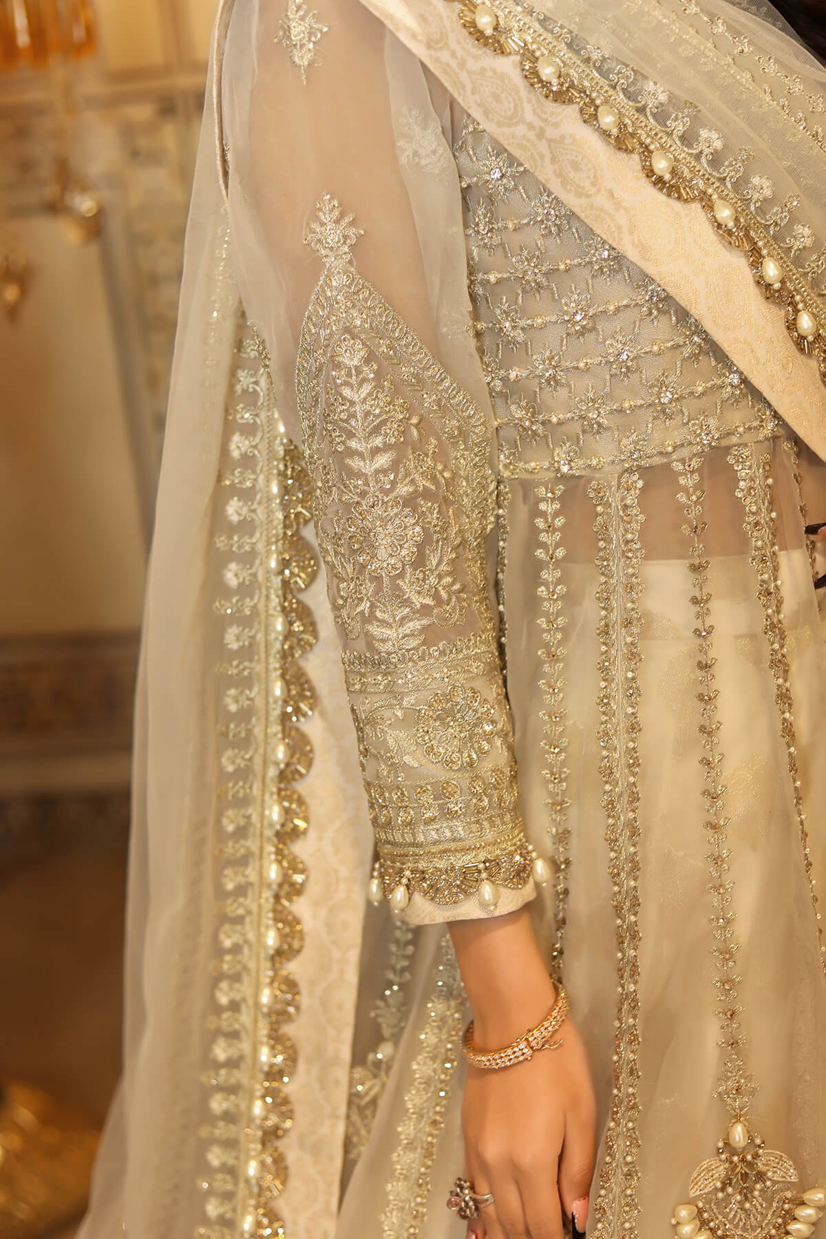 Raeesa Premium | Nooraniat | D6-Rose White